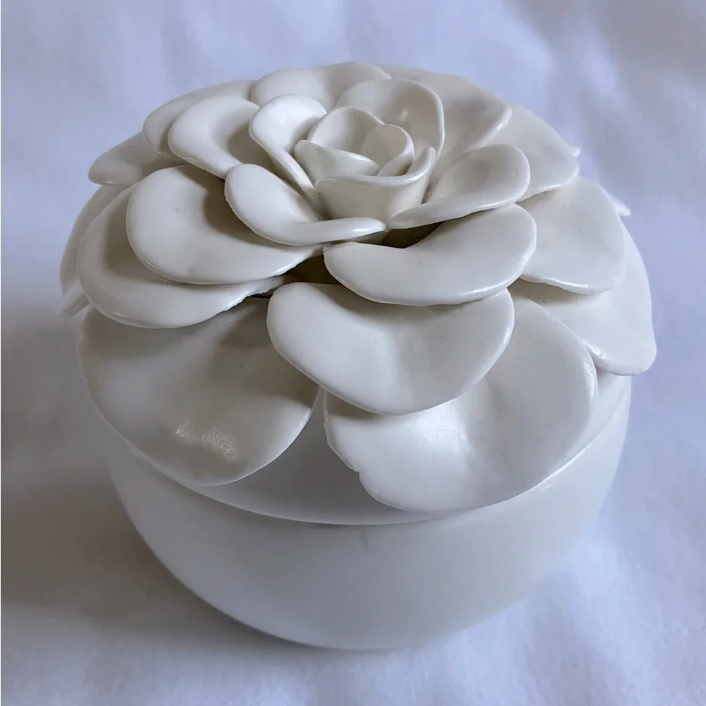 GARDENIA  Ceramic Trinket Box